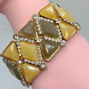 Vintage Lucite Diamond White Crystal Rhinestone Gold Stretch Bracelet Statement